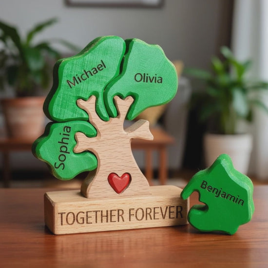 Personalized wooden tree decoration with four branches and a heart, customizable with names and text.